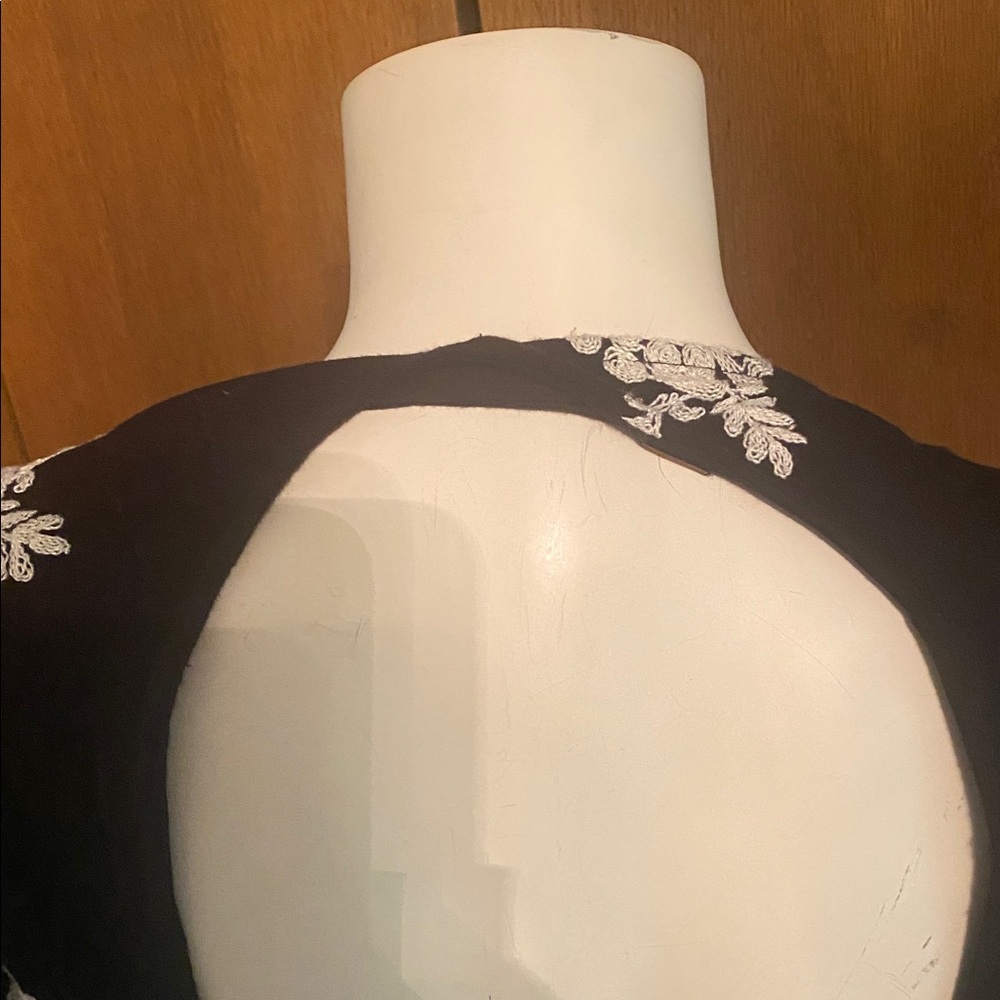 Cover-up - Picture 6 of 13